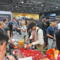 展會現(xiàn)場堪比明星簽售—— 隨州GOODLUCK香菇醬成北美達(dá)人心頭好